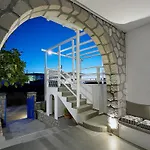 Elia 3*