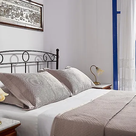 Guest house Efi Pollonia